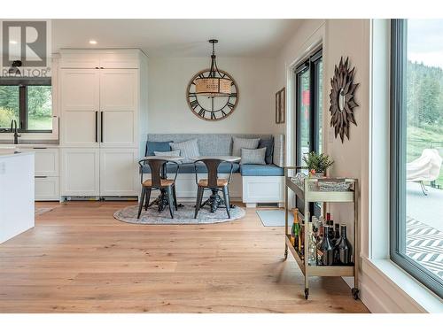 8590 Harbour Heights Road, Vernon, BC - Indoor Photo Showing Dining Room