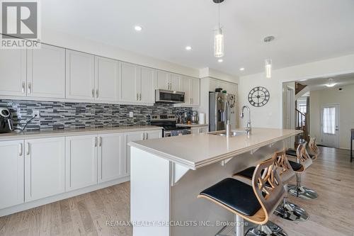 1033 Cameo Street, Pickering, ON - Indoor Photo Showing Kitchen With Double Sink With Upgraded Kitchen