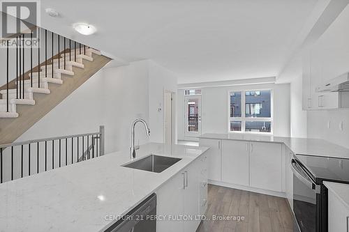 34 Pegler Street, Ajax, ON - Indoor Photo Showing Kitchen With Upgraded Kitchen