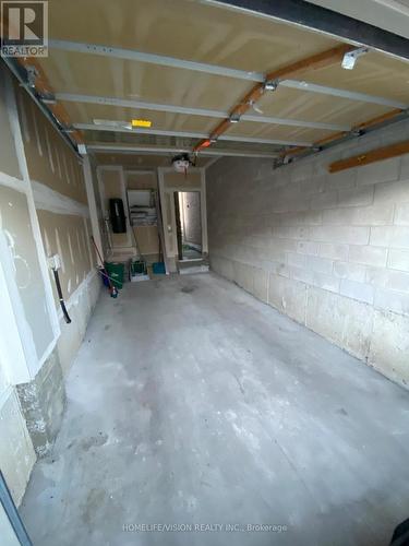 115 Betony Drive, Richmond Hill, ON - Indoor Photo Showing Garage