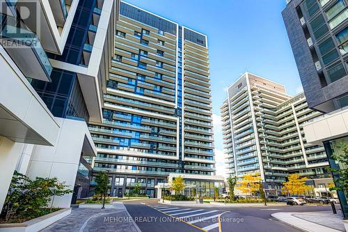 609 - 95 Oneida Crescent, Richmond Hill, ON - Outdoor With Balcony With Facade