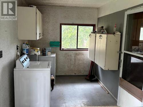 5081 Columbia Street, Texada Island, BC - Indoor Photo Showing Laundry Room