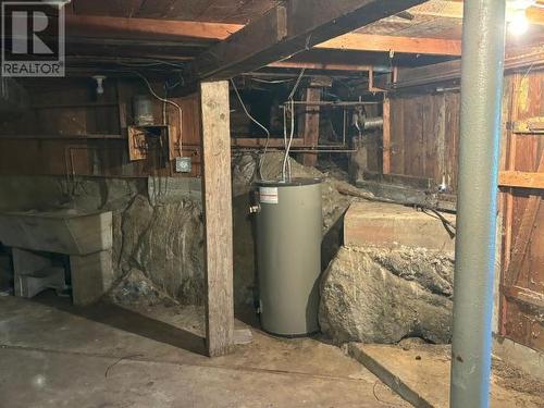 5081 Columbia Street, Texada Island, BC - Indoor Photo Showing Basement