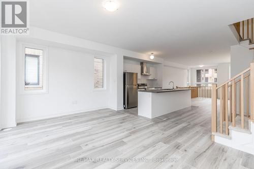 61 Red Maple Lane, Barrie, ON - Indoor Photo Showing Kitchen