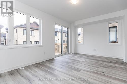 61 Red Maple Lane, Barrie, ON - Indoor Photo Showing Other Room