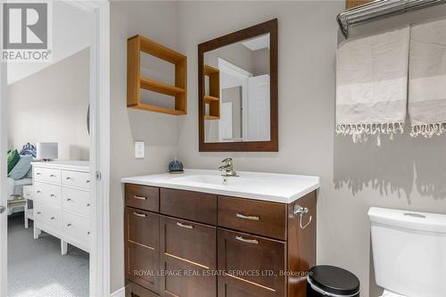 591 Taylor Crescent, Burlington, ON - Indoor Photo Showing Bathroom