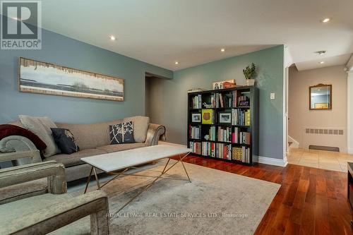 319 Macdonald Road, Oakville, ON - Indoor Photo Showing Living Room