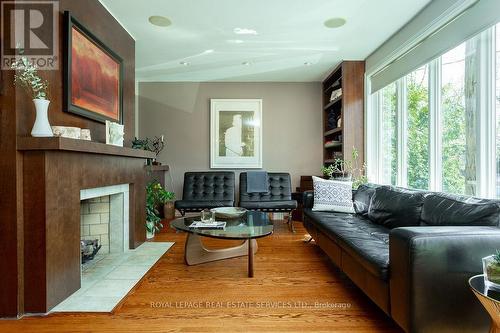 319 Macdonald Road, Oakville, ON - Indoor Photo Showing Living Room With Fireplace