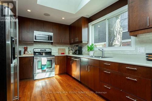 319 Macdonald Road, Oakville, ON - Indoor Photo Showing Kitchen With Double Sink