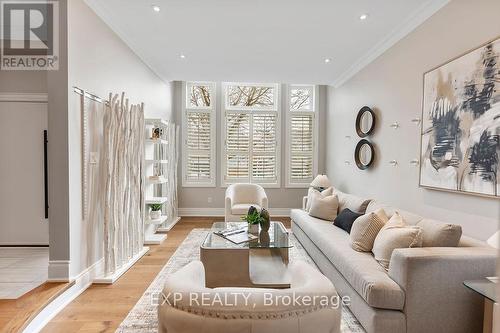 1181 Lindenrock Drive, Oakville, ON - Indoor Photo Showing Living Room