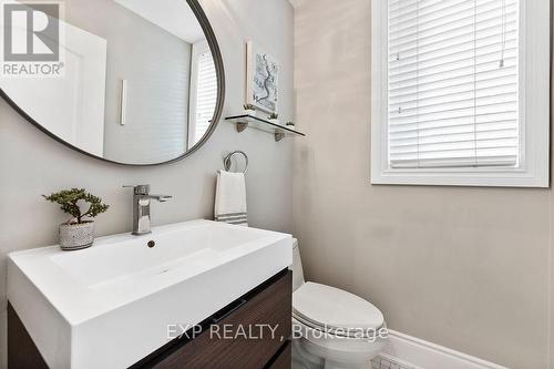 1181 Lindenrock Drive, Oakville, ON - Indoor Photo Showing Bathroom