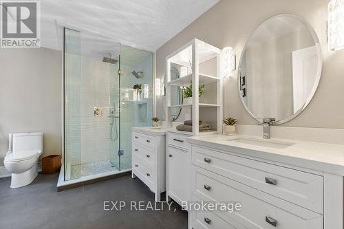 1181 Lindenrock Drive, Oakville, ON - Indoor Photo Showing Bathroom