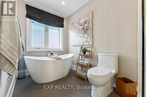 1181 Lindenrock Drive, Oakville, ON - Indoor Photo Showing Bathroom