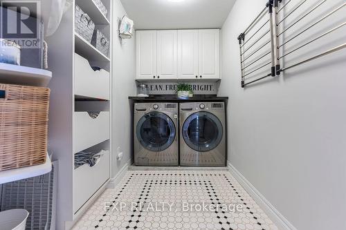 1181 Lindenrock Drive, Oakville, ON - Indoor Photo Showing Laundry Room