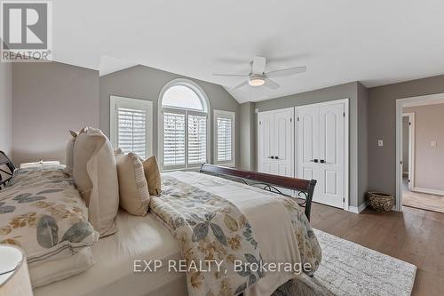 1181 Lindenrock Drive, Oakville, ON - Indoor Photo Showing Bedroom