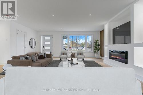 492 Birch Street, Collingwood, ON - Indoor Photo Showing Living Room With Fireplace