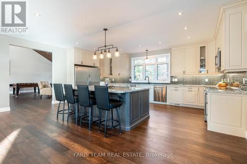 4245 Delta Road, Severn, ON - Indoor Photo Showing Kitchen With Upgraded Kitchen