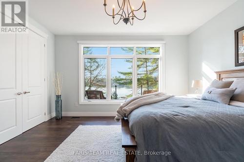 4245 Delta Road, Severn, ON - Indoor Photo Showing Bedroom