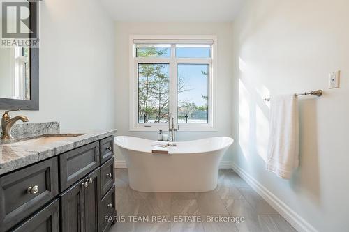 4245 Delta Road, Severn, ON - Indoor Photo Showing Bathroom