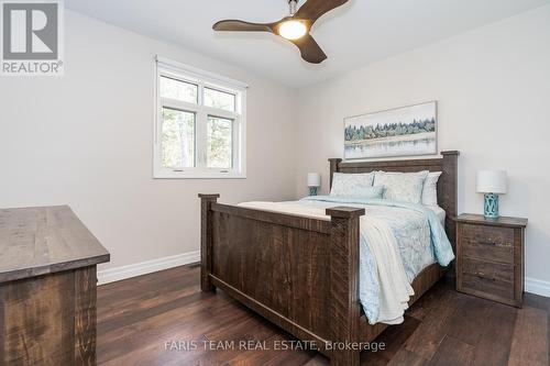 4245 Delta Road, Severn, ON - Indoor Photo Showing Bedroom