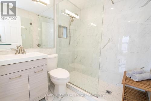 282 Robins Point Road, Tay, ON - Indoor Photo Showing Bathroom