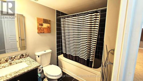 2509 Postmaster Drive, Oakville, ON - Indoor Photo Showing Bathroom