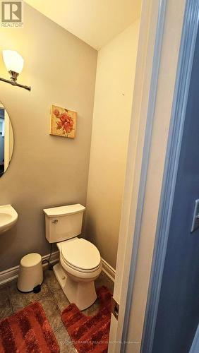 2509 Postmaster Drive, Oakville, ON - Indoor Photo Showing Bathroom