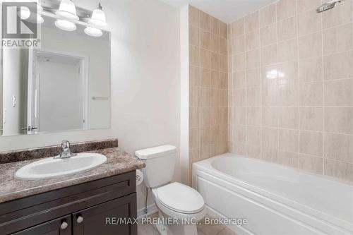 144 Daylily Lane, Kitchener, ON - Indoor Photo Showing Bathroom