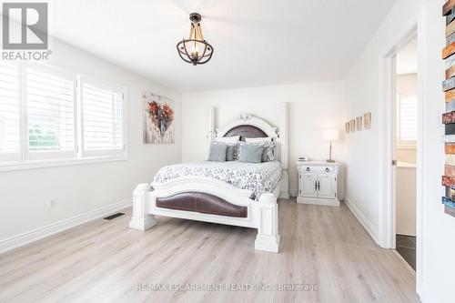 71 Joshua Avenue, Hamilton, ON - Indoor Photo Showing Bedroom