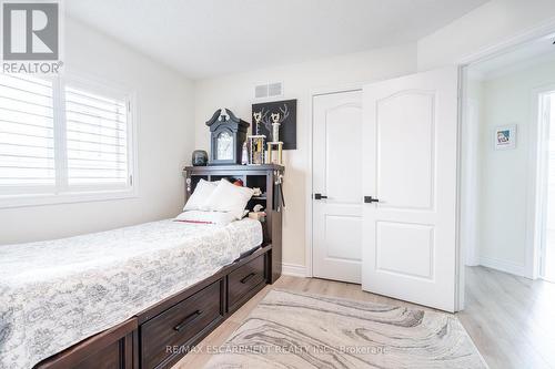 71 Joshua Avenue, Hamilton, ON - Indoor Photo Showing Bedroom