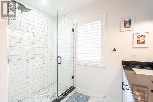 71 Joshua Avenue, Hamilton, ON - Indoor Photo Showing Bathroom