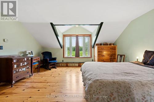 63023 Perry Road, Wainfleet, ON - Indoor Photo Showing Bedroom