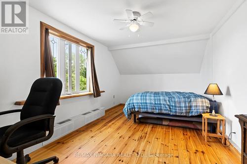 63023 Perry Road, Wainfleet, ON - Indoor Photo Showing Bedroom