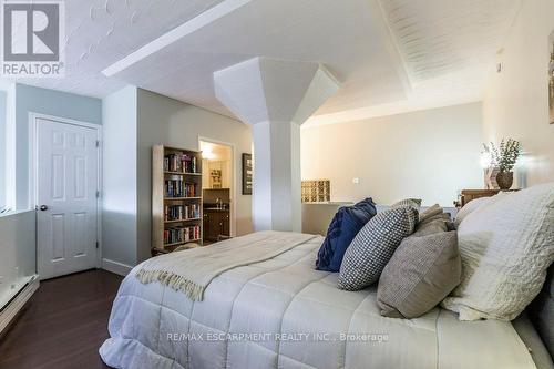 405 - 50 Main Street, Hamilton, ON - Indoor Photo Showing Bedroom