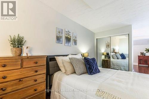 405 - 50 Main Street, Hamilton, ON - Indoor Photo Showing Bedroom