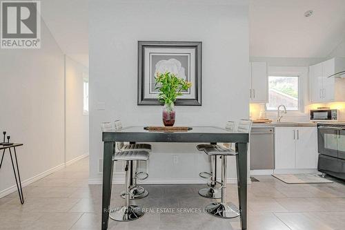 27 Aldridge Street, Hamilton, ON - Indoor Photo Showing Kitchen