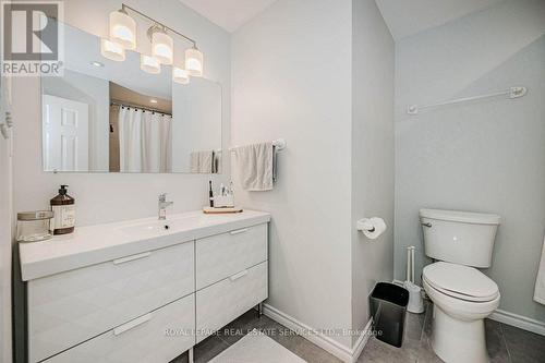 27 Aldridge Street, Hamilton, ON - Indoor Photo Showing Bathroom