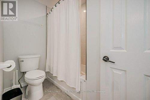 27 Aldridge Street, Hamilton, ON - Indoor Photo Showing Bathroom