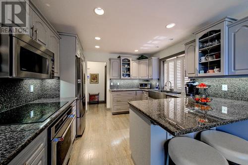 4008 Gallaghers Terrace, Kelowna, BC - Indoor Photo Showing Kitchen With Stainless Steel Kitchen With Upgraded Kitchen