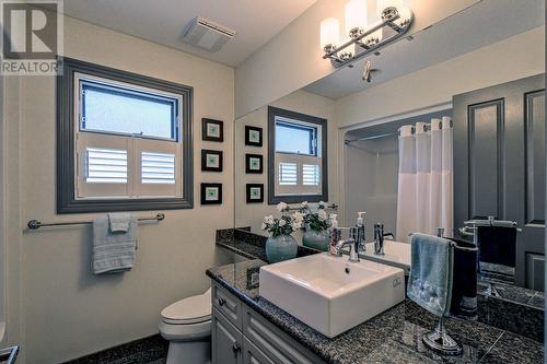 4008 Gallaghers Terrace, Kelowna, BC - Indoor Photo Showing Bathroom