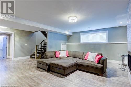 30 Lakeshore Road, Wasaga Beach, ON - Indoor Photo Showing Living Room