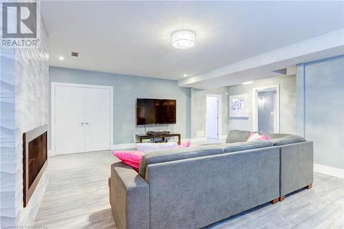 30 Lakeshore Road, Wasaga Beach, ON - Indoor Photo Showing Living Room