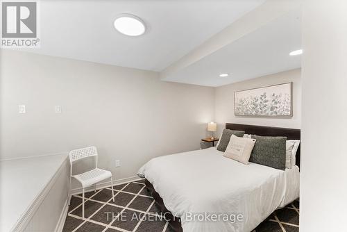 15 32Nd Street S, Wasaga Beach, ON - Indoor Photo Showing Bedroom