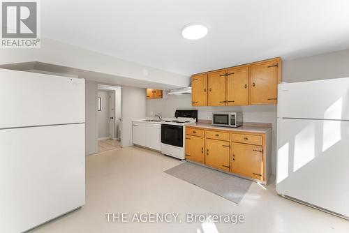 15 32Nd Street S, Wasaga Beach, ON - Indoor Photo Showing Kitchen