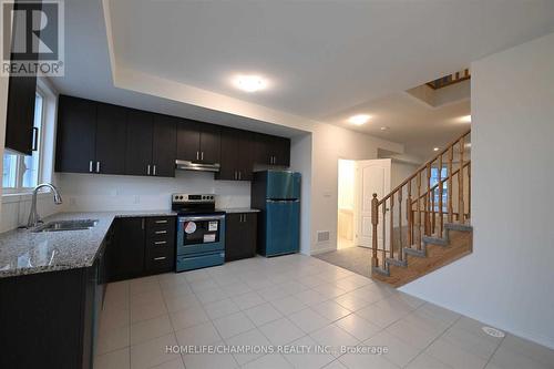 1435 Coral Springs Path, Oshawa, ON - Indoor Photo Showing Kitchen With Upgraded Kitchen