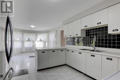 15 Delancey Crescent, Markham, ON - Indoor Photo Showing Kitchen With Double Sink