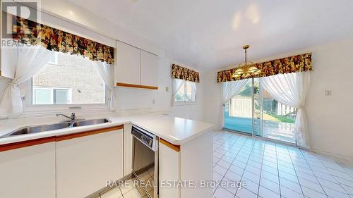 11 Briarcliffe Crescent, Vaughan, ON - Indoor Photo Showing Kitchen With Double Sink