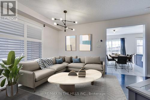 14 Personna Circle, Brampton, ON - Indoor Photo Showing Living Room