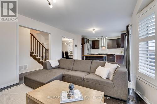 14 Personna Circle, Brampton, ON - Indoor Photo Showing Living Room