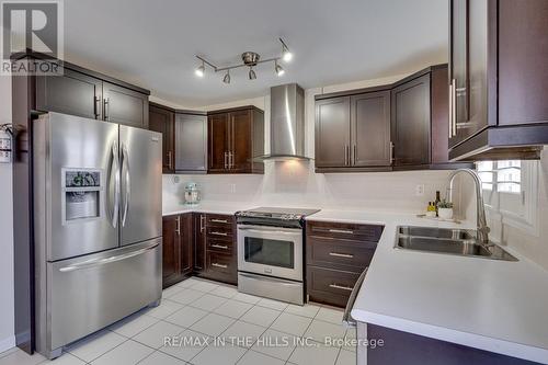 14 Personna Circle, Brampton, ON - Indoor Photo Showing Kitchen With Double Sink